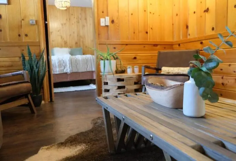 Talo 2 Makuuhuonetta, Lake Front Cabins