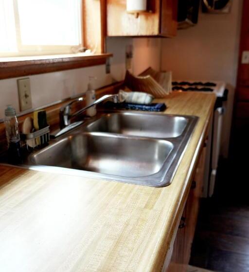 خانه 2 خوابه, Lake Front Cabins