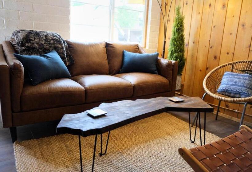 سوییت خانوادگی, Lake Front Cabins