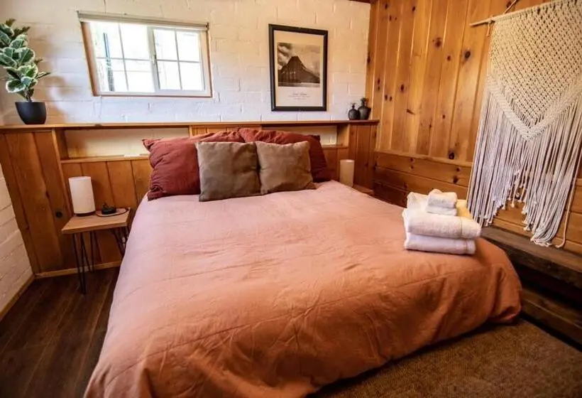 Perhesviitti, Lake Front Cabins