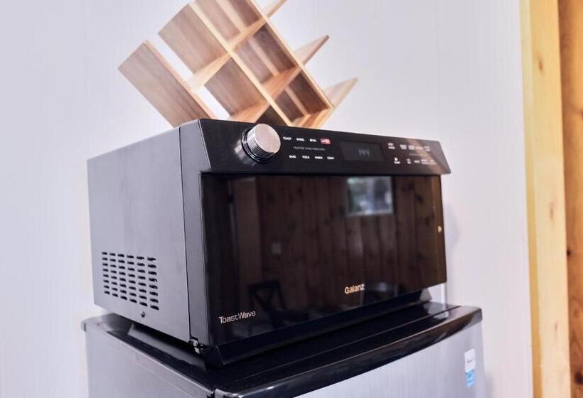 سوئیت 2 خوابه, Lake Front Cabins