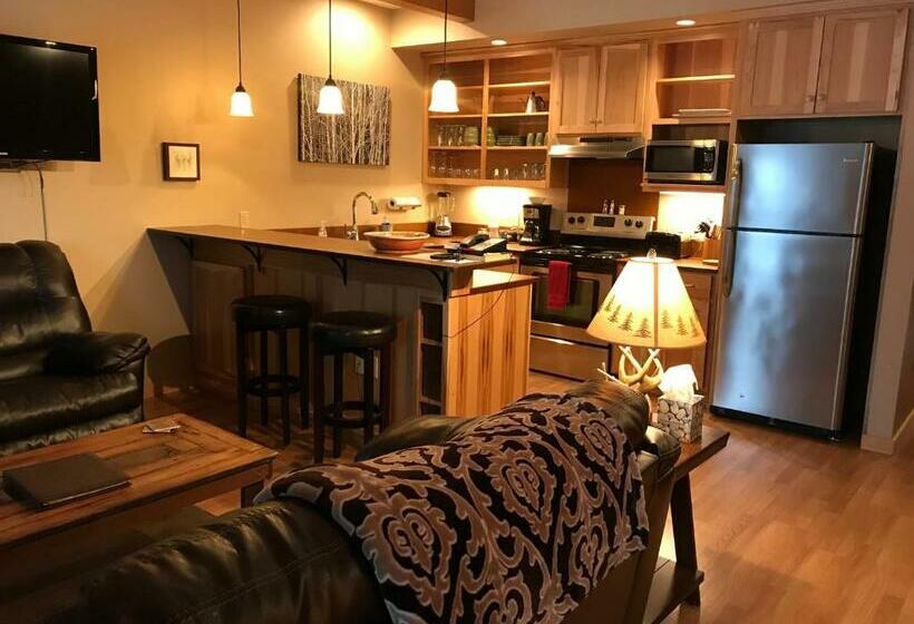 带大床的套房, Twisp River Suites