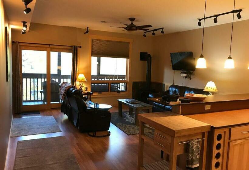 스위트 킹사이즈 침대, Twisp River Suites
