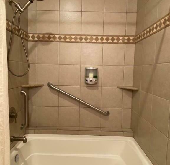 带大床的套房, Twisp River Suites