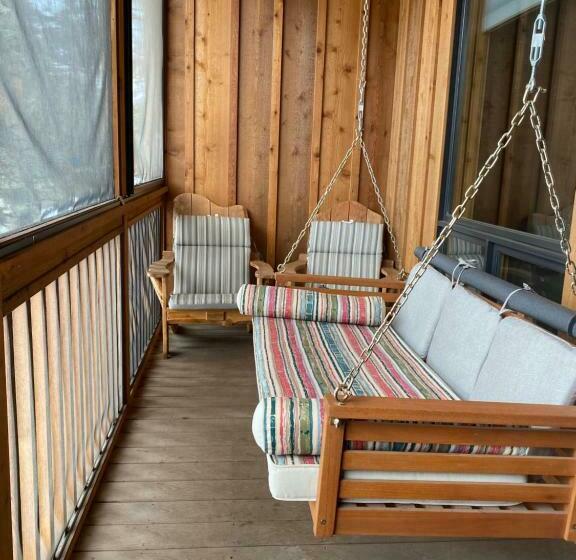 带大床的套房, Twisp River Suites