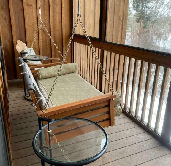 带大床的套房, Twisp River Suites