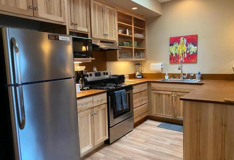 스위트, Twisp River Suites