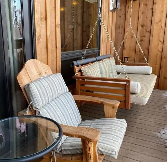 スイート, Twisp River Suites