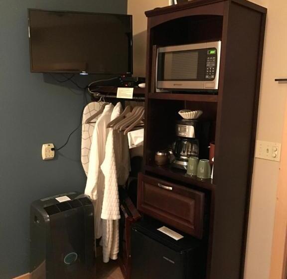 标准单人间, Twisp River Suites