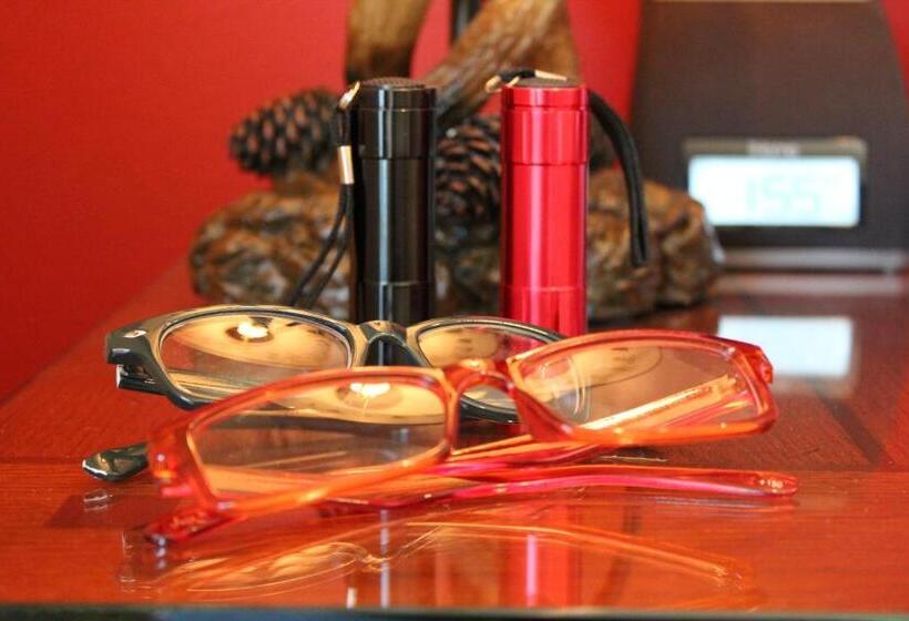 标准单人间, Twisp River Suites