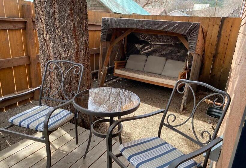 标准间, Twisp River Suites