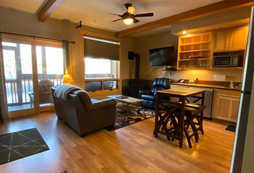 강 전망 스위트, Twisp River Suites