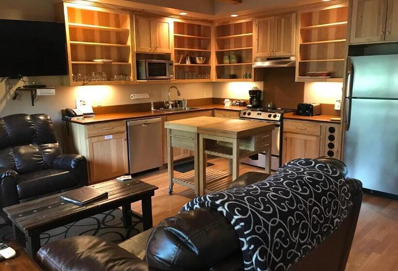 강 전망 스위트, Twisp River Suites