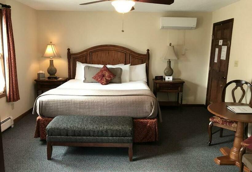 Suite King Size Bed, Woodfield Manor   A Sundance Vacations Property