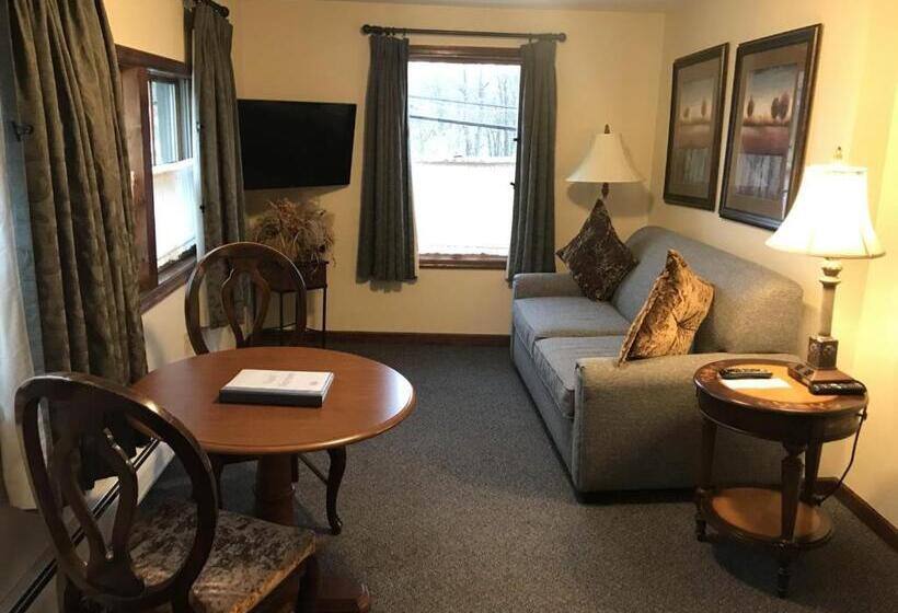 Suite King Size Bed, Woodfield Manor   A Sundance Vacations Property