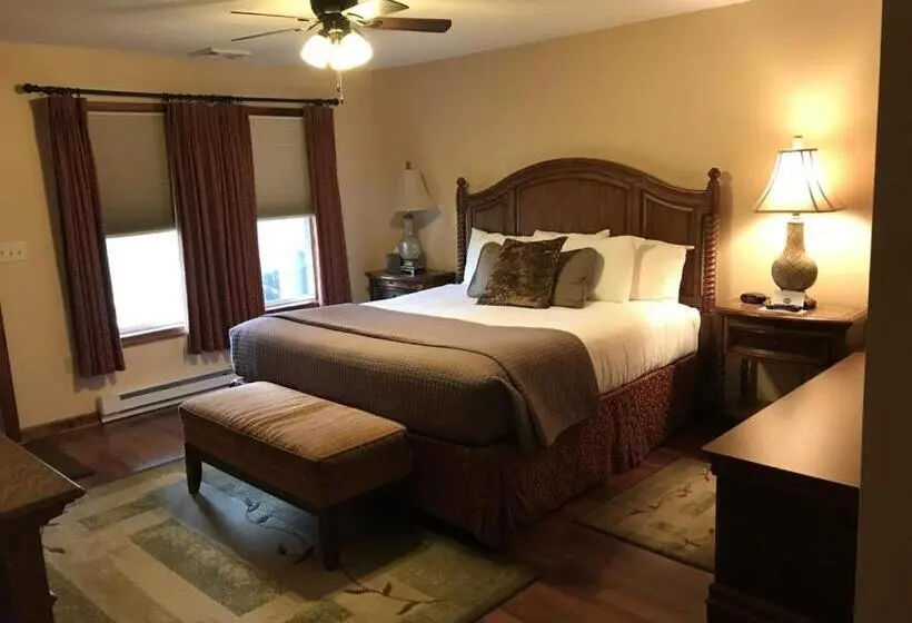 スイート, Woodfield Manor A Sundance Vacations Property