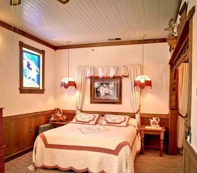 اتاق استاندارد, Mariposa Hotel Inn