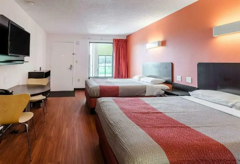 スタンダード４人部屋, Motel 6 Lexington, Va