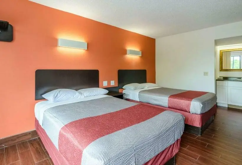 スタンダード４人部屋, Motel 6 Lexington, Va