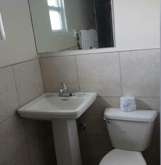 ２ダブルベッドのスタンダードルーム, Budget Inn Columbus