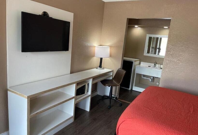 غرفة قياسية فردية, Eastin Atchison