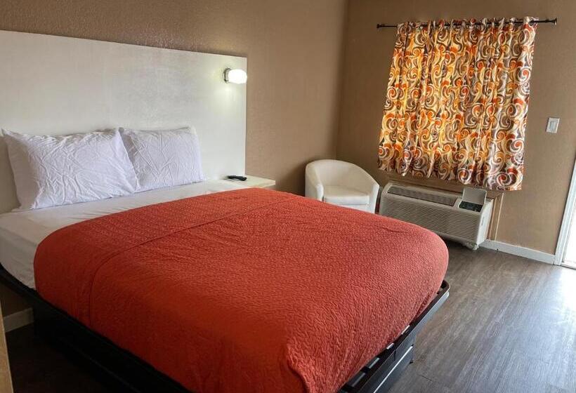 غرفة قياسية فردية, Eastin Atchison