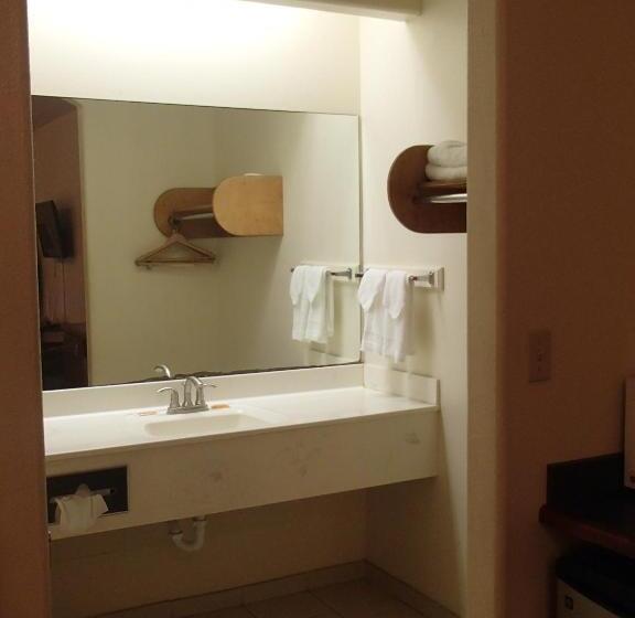 غرفة قياسية سرير كينج, Flamingo Inn