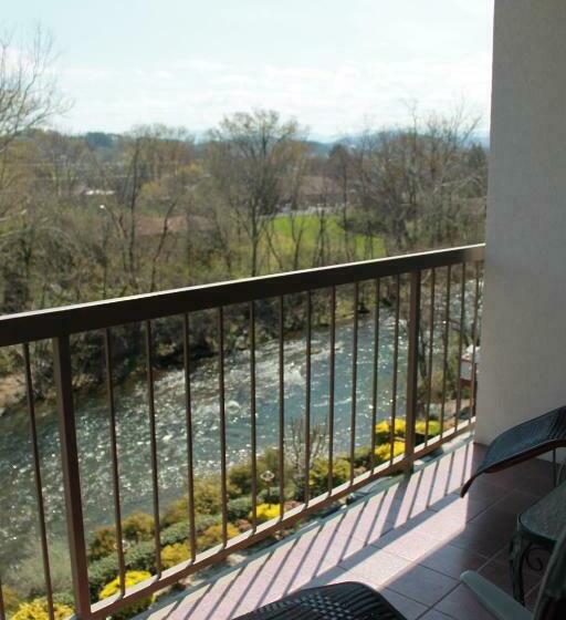 غرفة قياسية مزوَّدة بشُرفة, Rivergate Mountain Lodge