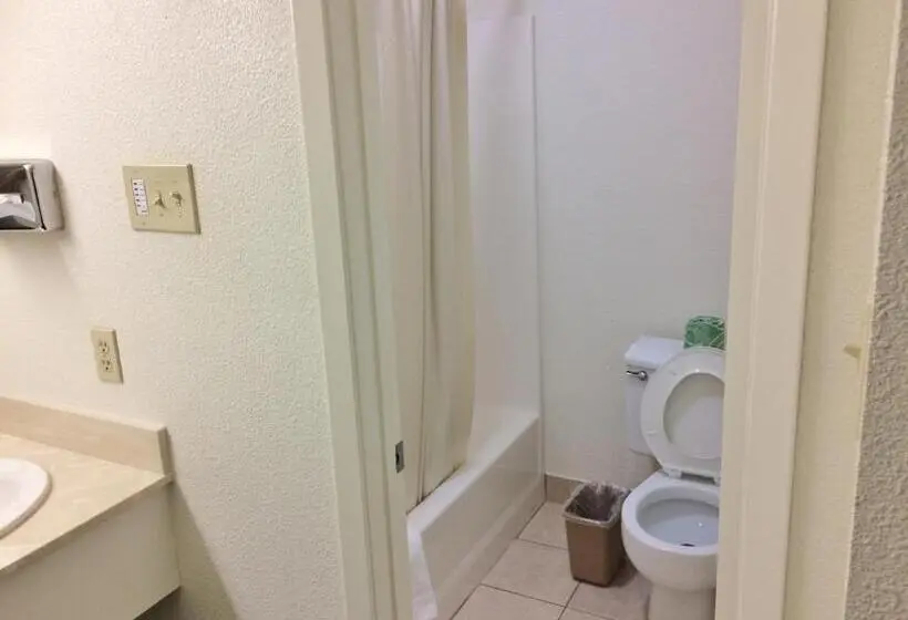 Sviitti, Travel Inn & Suites