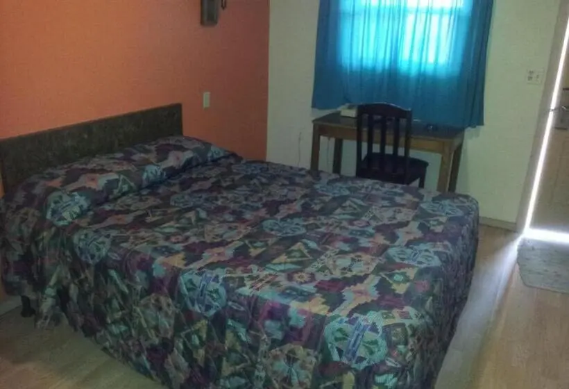 اتاق استاندارد, Mustang Motel