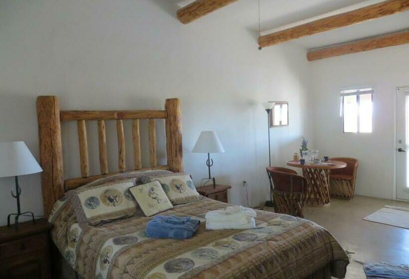 غرفة قياسية مزوَّدة بجاكوزي, Rancho Milagro Bed & Breakfast