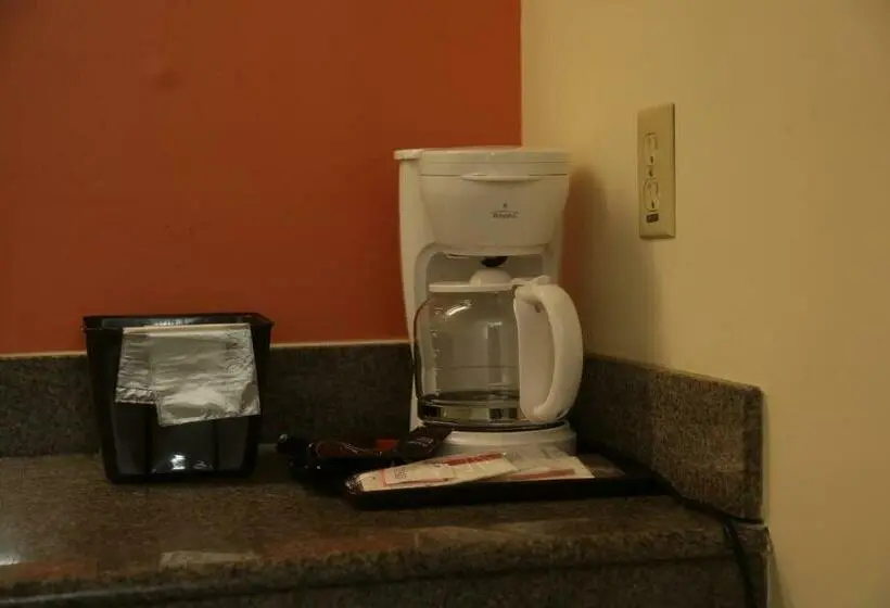 スタンダードルーム, Theroff S Motel
