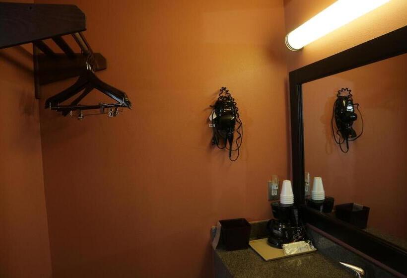 חדר סטנדרט, Theroff S Motel