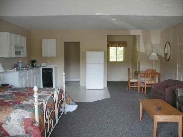 스탠다드 스튜디오 킹침대, Attitash Motel