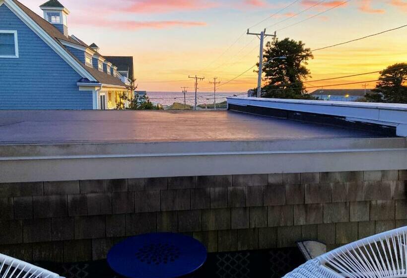 غرفة قياسية سرير ملكى, An English Garden Bed & Breakfast