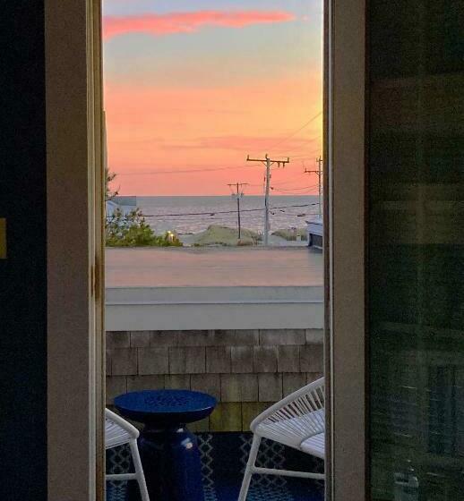 غرفة قياسية سرير ملكى, An English Garden Bed & Breakfast