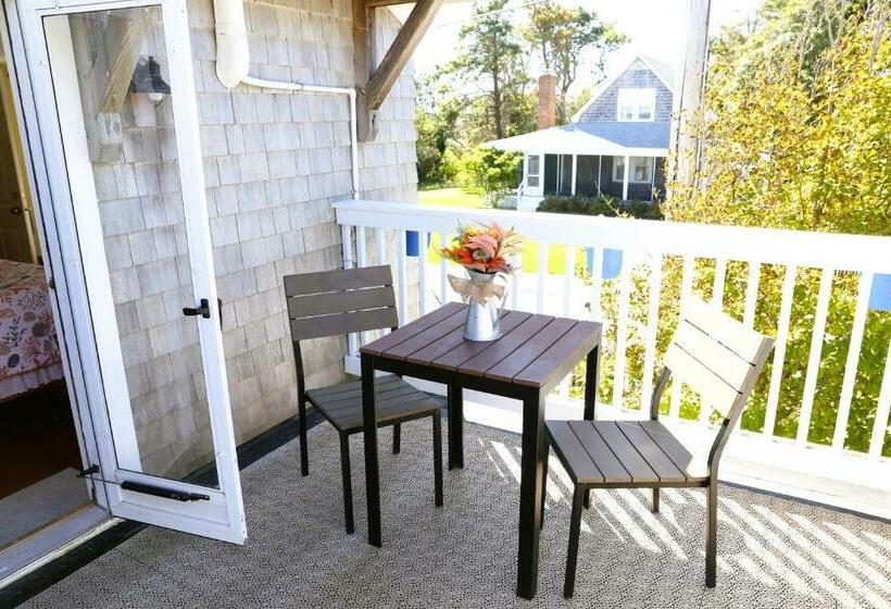 غرفة قياسية سرير ملكى, An English Garden Bed & Breakfast