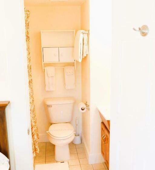 غرفة قياسية سرير كينج, An English Garden Bed & Breakfast