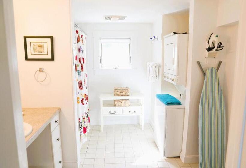 جناح ذو إطلالة جانبية على البحر, An English Garden Bed & Breakfast