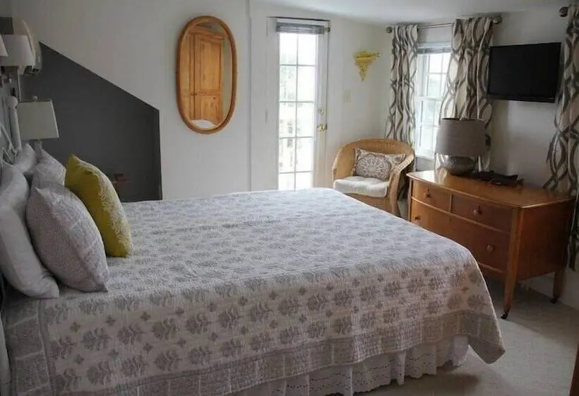 海の見えるダブルベッドスタンダードルーム, An English Garden Bed & Breakfast