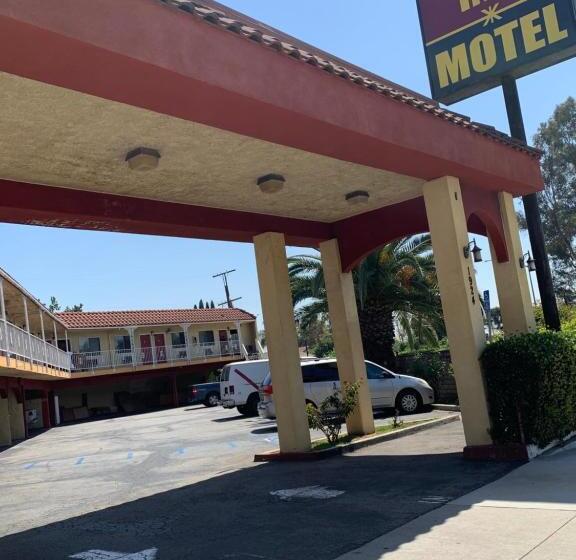 غرفة ديلوكس, Budget Inn Motel