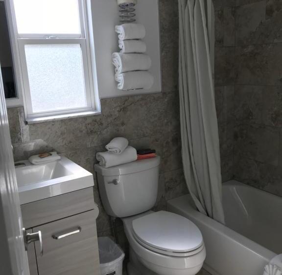 غرفه قياسيه سريرين مزدوجين, Carlton House Motel And Suites