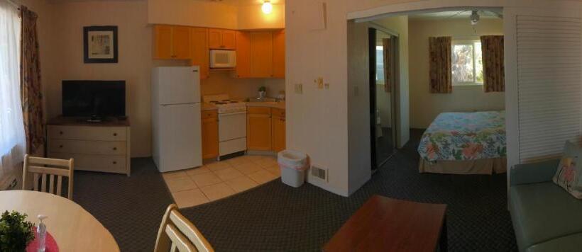 جناح ديلوكس, Carlton House Motel And Suites