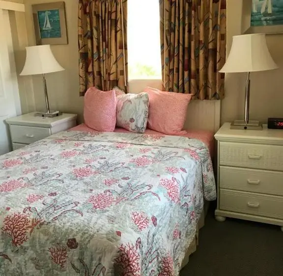 デラックススイート, Carlton House Motel And Suites
