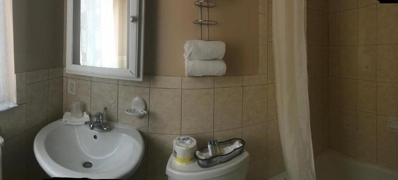 جناح ديلوكس, Carlton House Motel And Suites