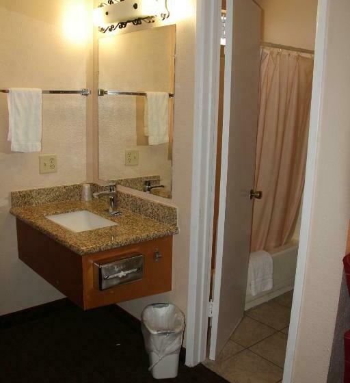 غرفة قياسية, Franciscan Inn Motel