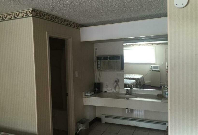 غرفه قياسيه سريرين مزدوجين, Highland Hills Motel & Cabins