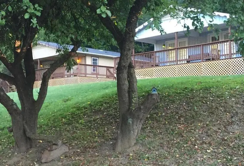 Duplex-huone, Highland Hills Motel & Cabins