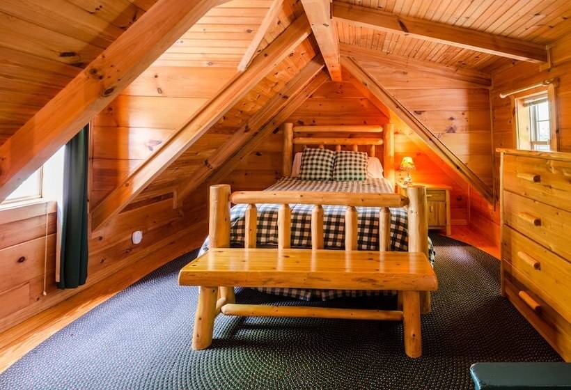 كابينة, Highland Hills Motel & Cabins