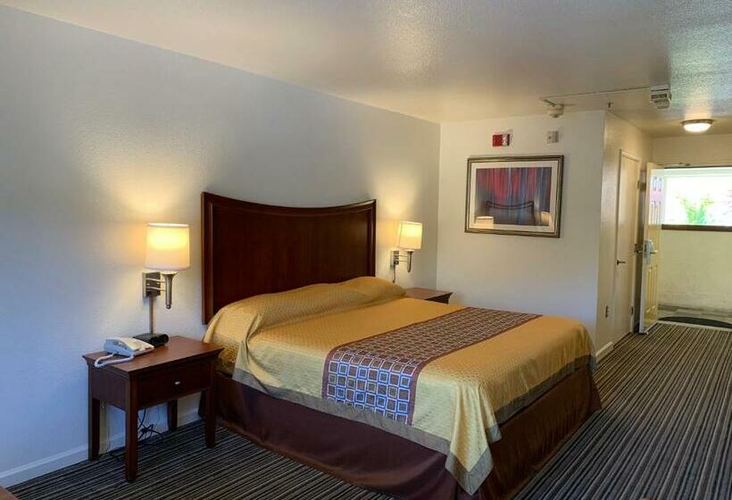 带大床的标准间, Airport Inn